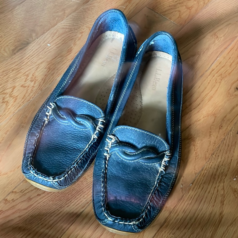 Navy Leather Loafers L.L. Bean size 9.5 W